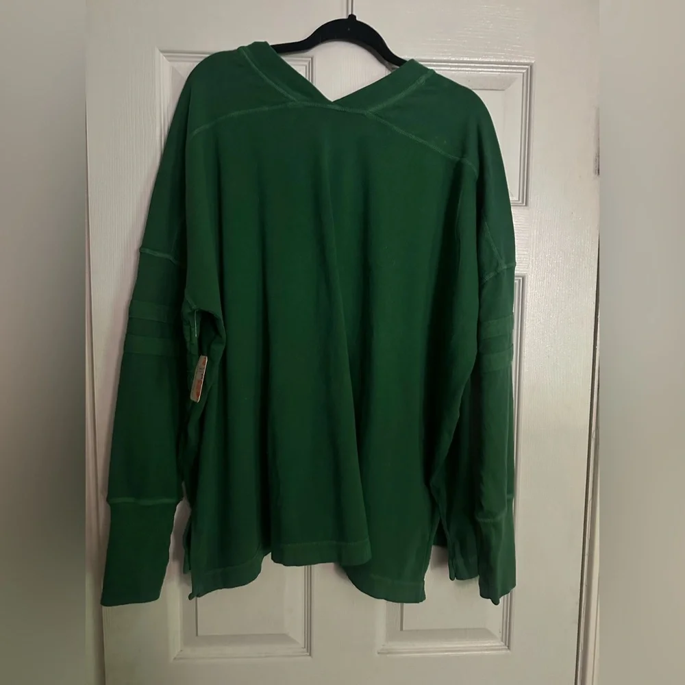 NWOT! FREE PEOPLE MOVEMENT! 'ALL STAR Layer' Light weight V neck! Green XL! - Picture 6 of 9
